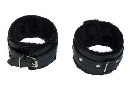 Кожанные поножи с мехом eternity