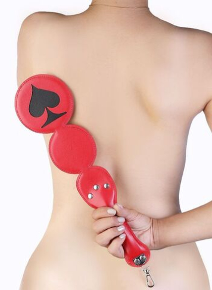 Шлёпалка  пики  с анальным плагом