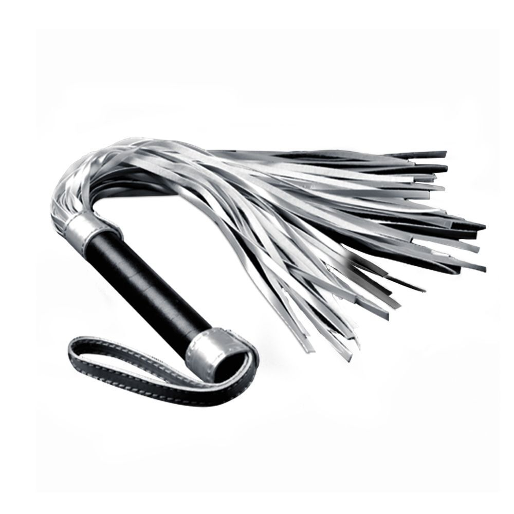 Серебристая плетка struggle my flogger с черной ручкой - 45 см.