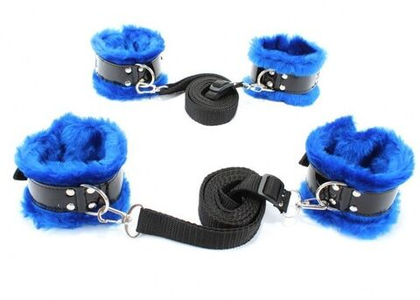Набор для фиксации на кровати с мехом