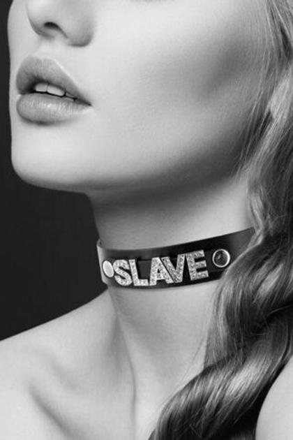 Чокер с надписью collier strass slave cuir bovin